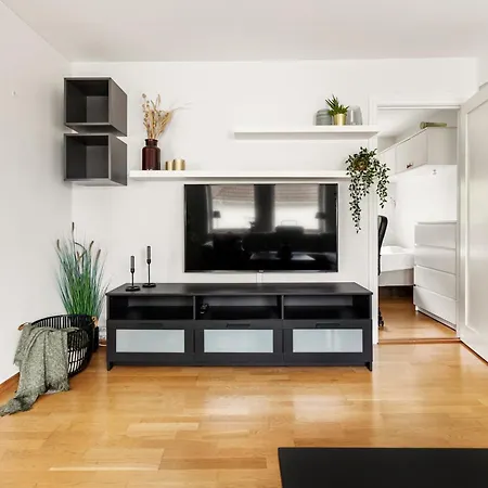 Modern And Spacious In Historic Area Of *